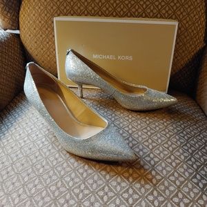 Michael Kors Silver Pumps